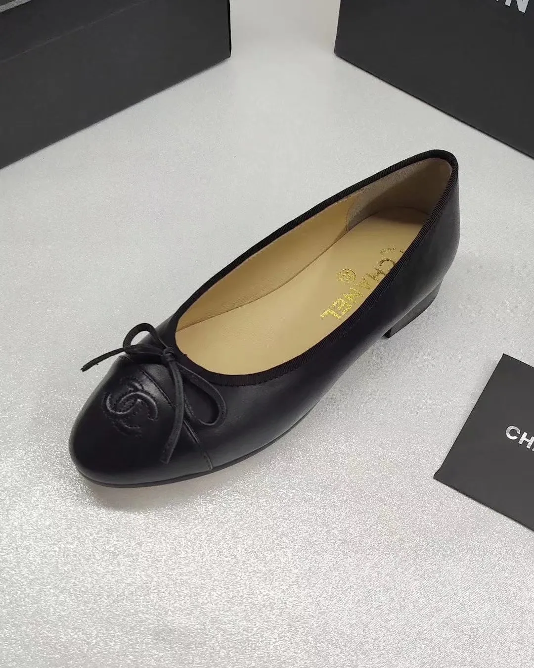 👟👟Ex-factory price 440👟👟 Chanel Chanel, ballet shoes, fashionable items, timeless classics, maintaining elegance. Exquisite style can be seen everywhere on the feet of celebrities and Internet celebrities. Luxury, replica of the popular original that will never fade away, upper; imported mixed sheepskin, inner sheepskin, size 35-41, genuine leather sole. There are too many colors for this type of fabric, please come to us for enquiries.